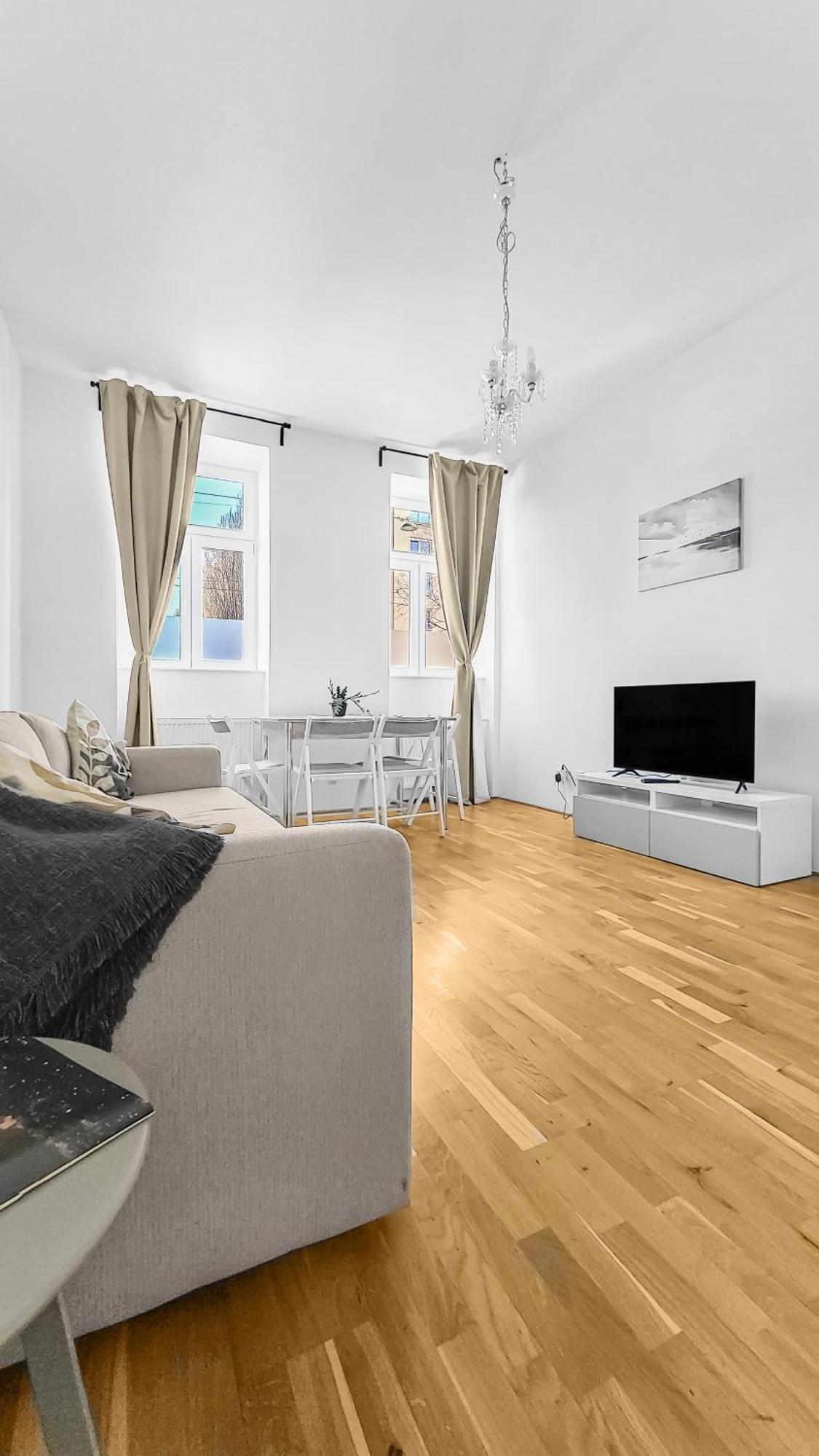 N-West Apartment Виена Екстериор снимка